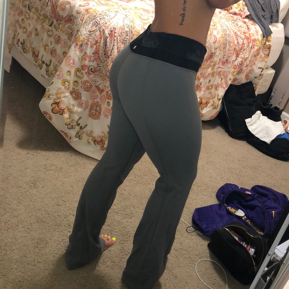Lululemon yoga pants